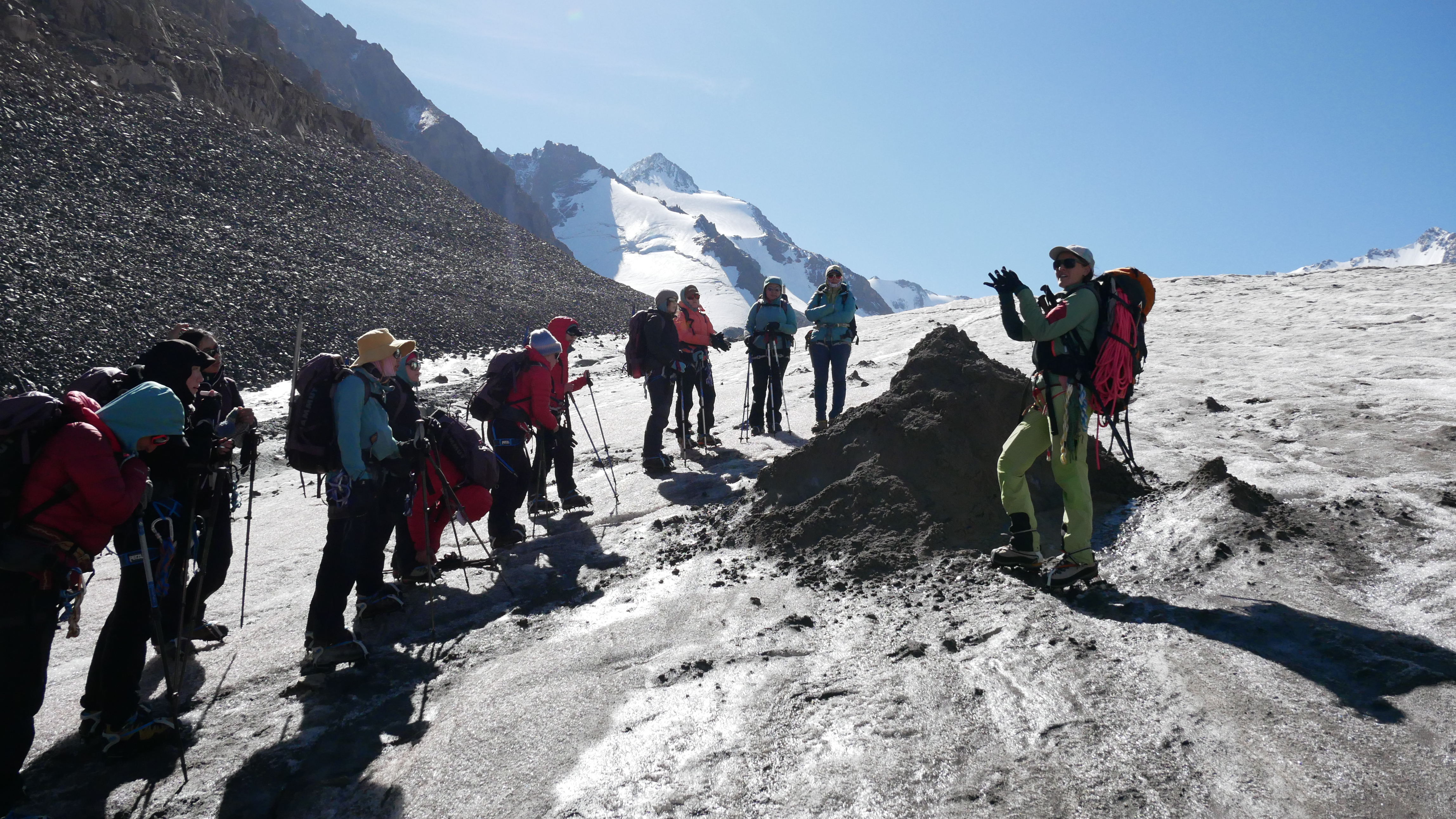 Открыт набор на экспедицию 2026 года от «Приключения Науки: Женщины и ледники Центральной Азии»