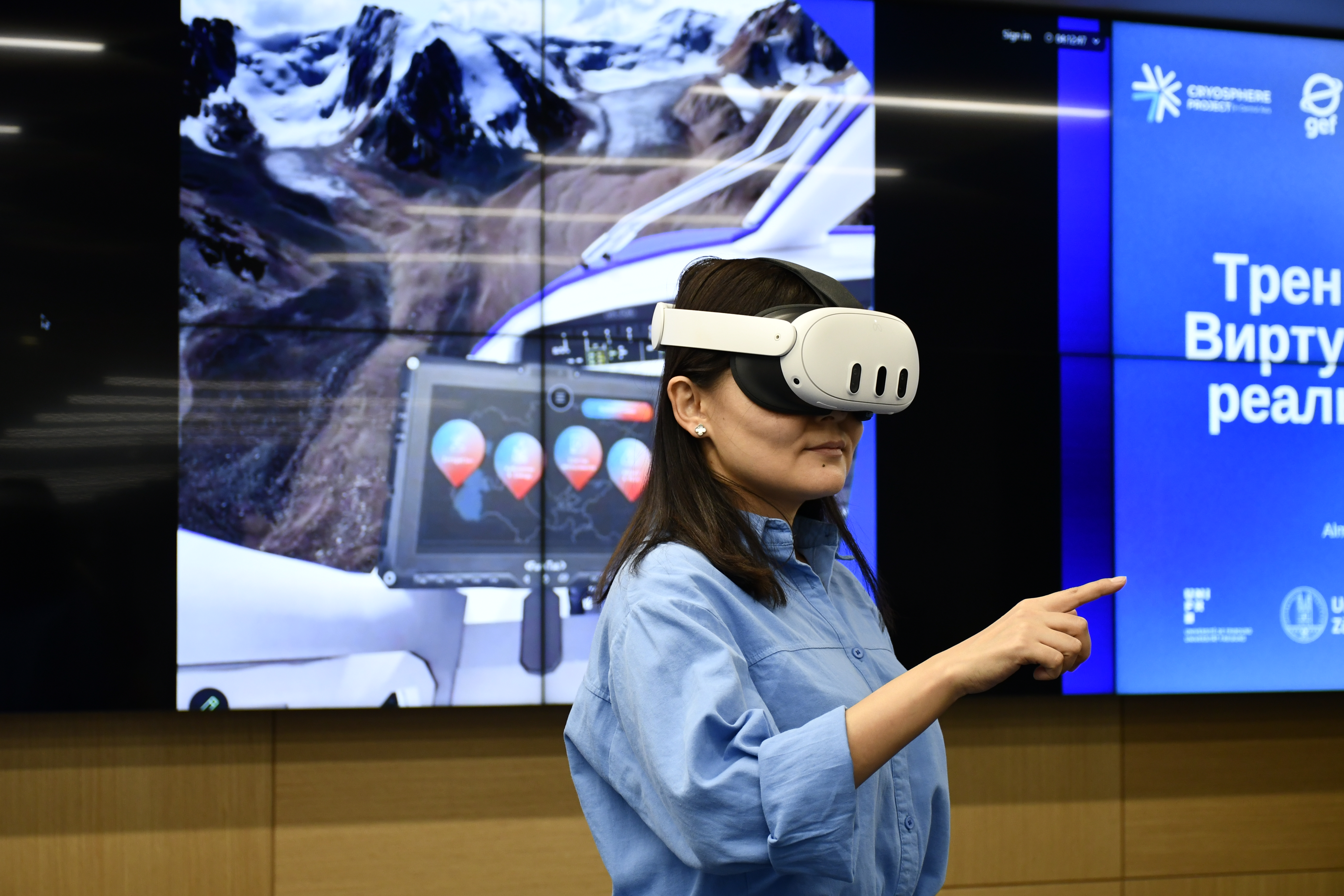Университеты и исследовательские институты Центральной Азии получают VR-наборы Glacier Lifelines для продвижения климатического образования