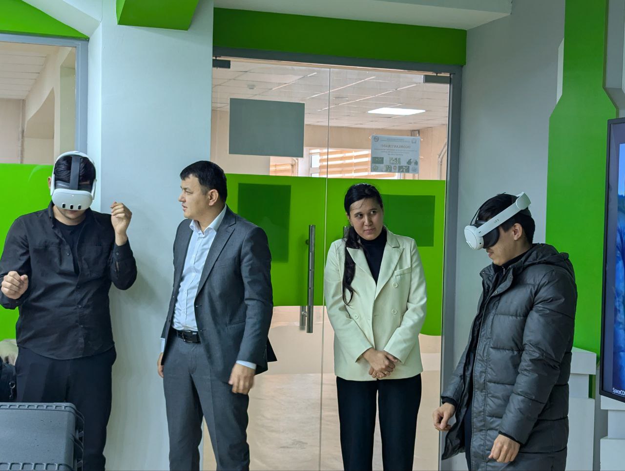 Проект ГЭФ–ПРООН–ЮНЕСКО по криосфере передал VR-оборудование в Узбекистан